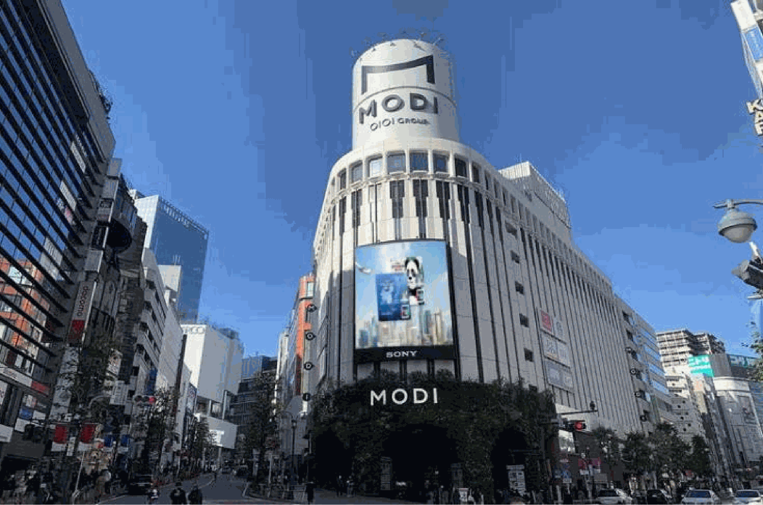 東京都涩谷区神南1-21-3    渋谷モディ壁面