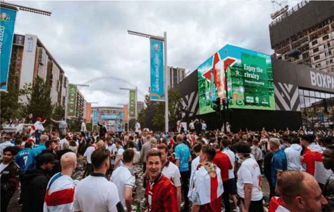 伦敦奥林匹克路BOXPARK L型屏